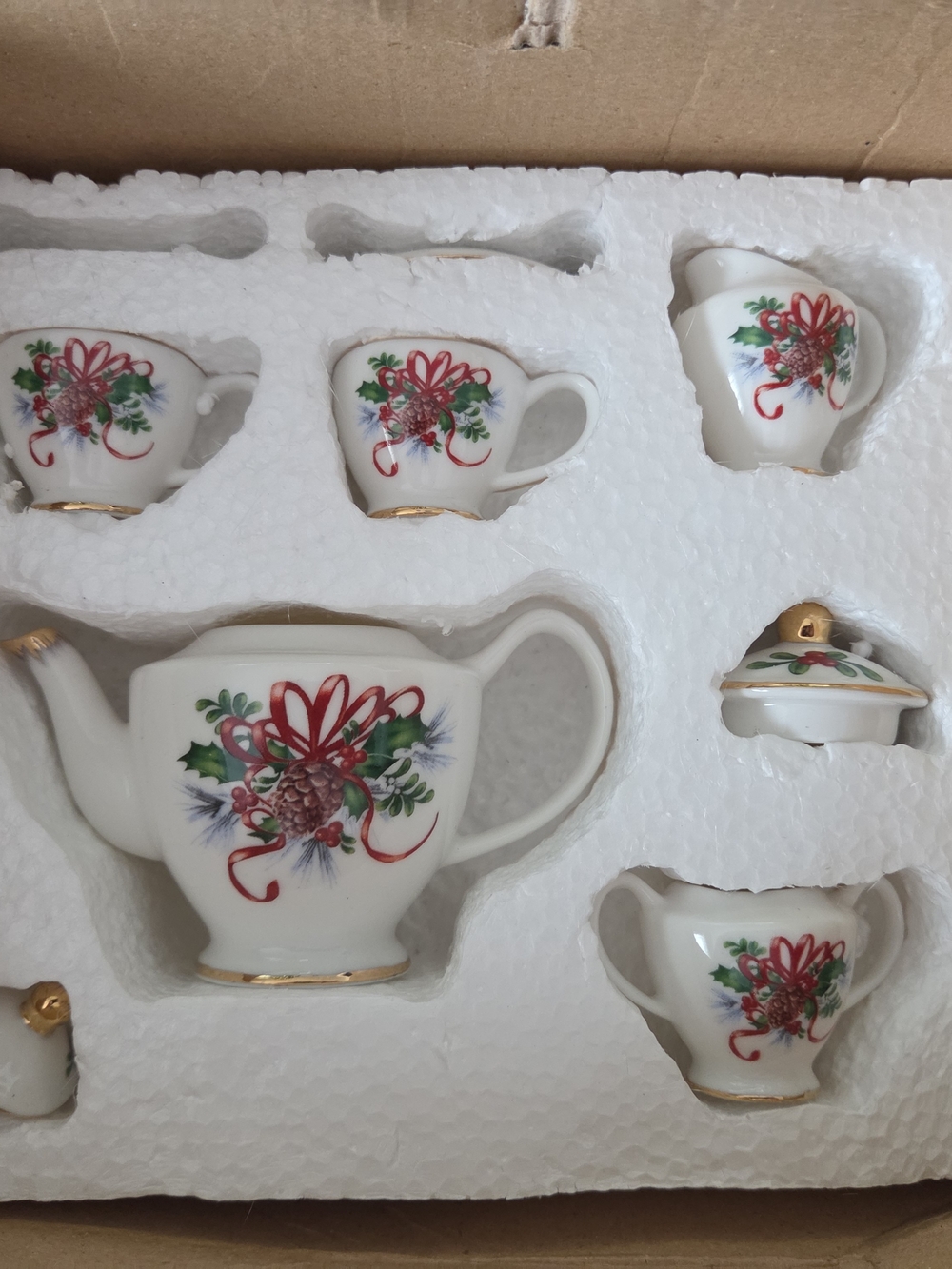 Avon White Porcelain Holiday Tea Set with Red & Green Pinecone Motif